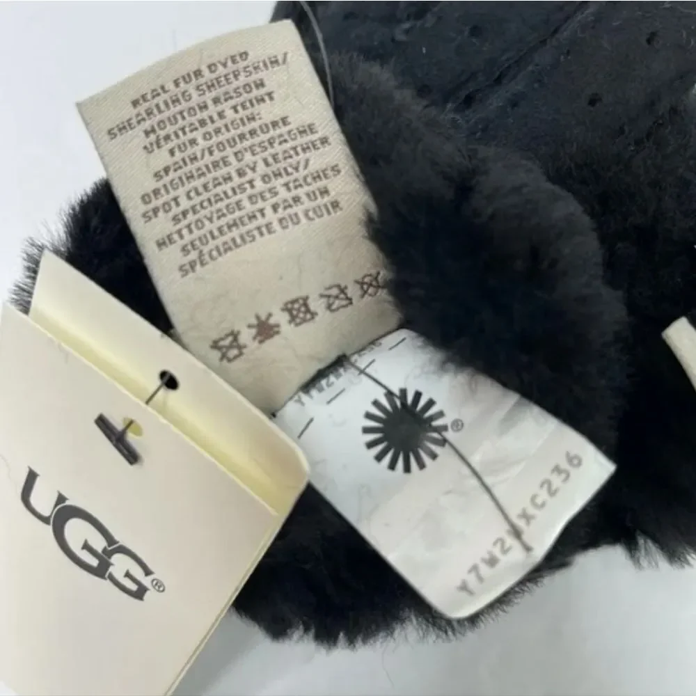 UGG Classic Perforated Genuine Dyed Shearling Gloves Black NEW with tag sz large